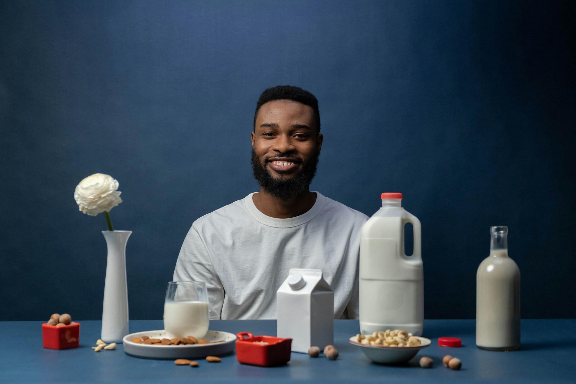 Almond milk side effects (image sourced via Pexels / Photo by cottonbro)